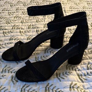 CLEARANCE FINAL DISCOUNT Trendy Laura Suede Snake Ankle Strap Black Heel